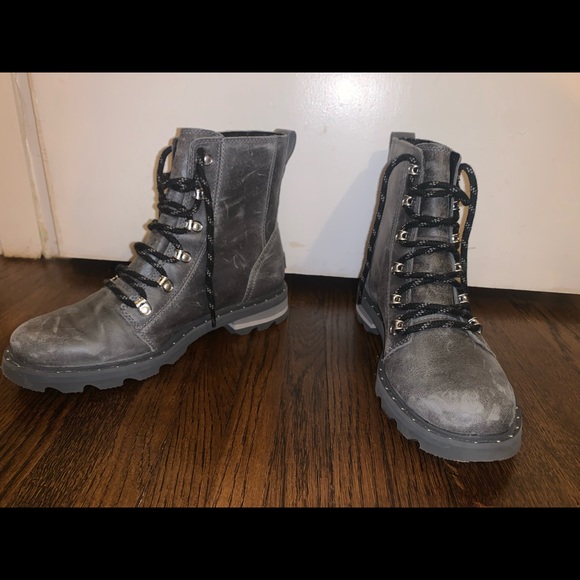 Sorel womens combat boots size 8.5. Grey leather brand new, never worn. - Picture 2 of 3